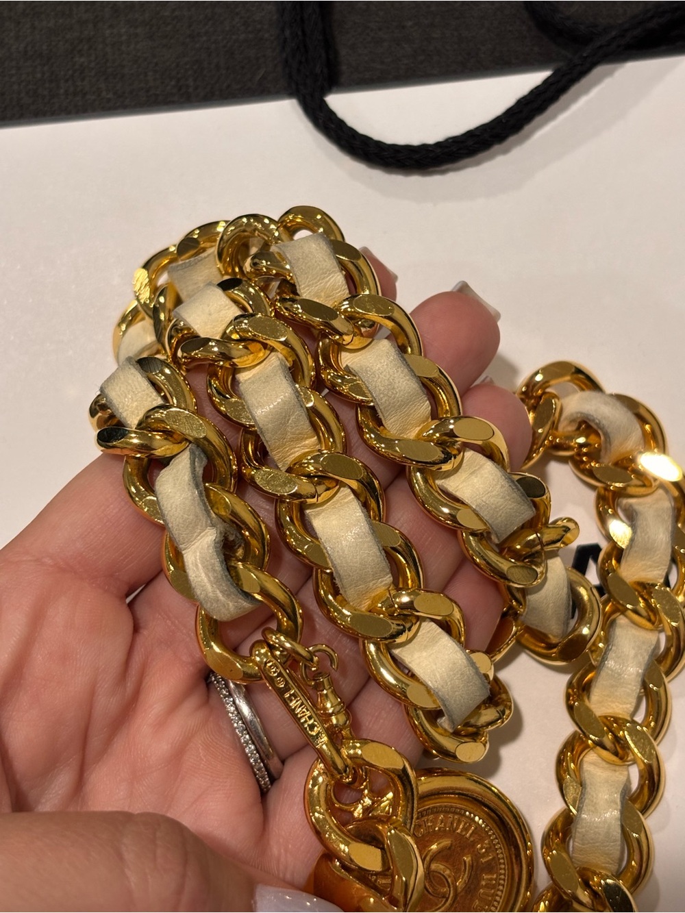 Authentic CHANEL vintage beige leather chain medallion belt 75cm - Picture 7 of 12
